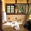 Hilltop Manor Bed And Breakfast
