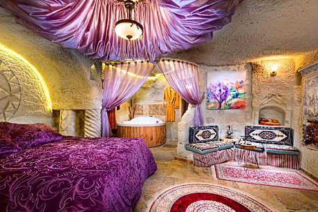 Deluxe Cave Suite