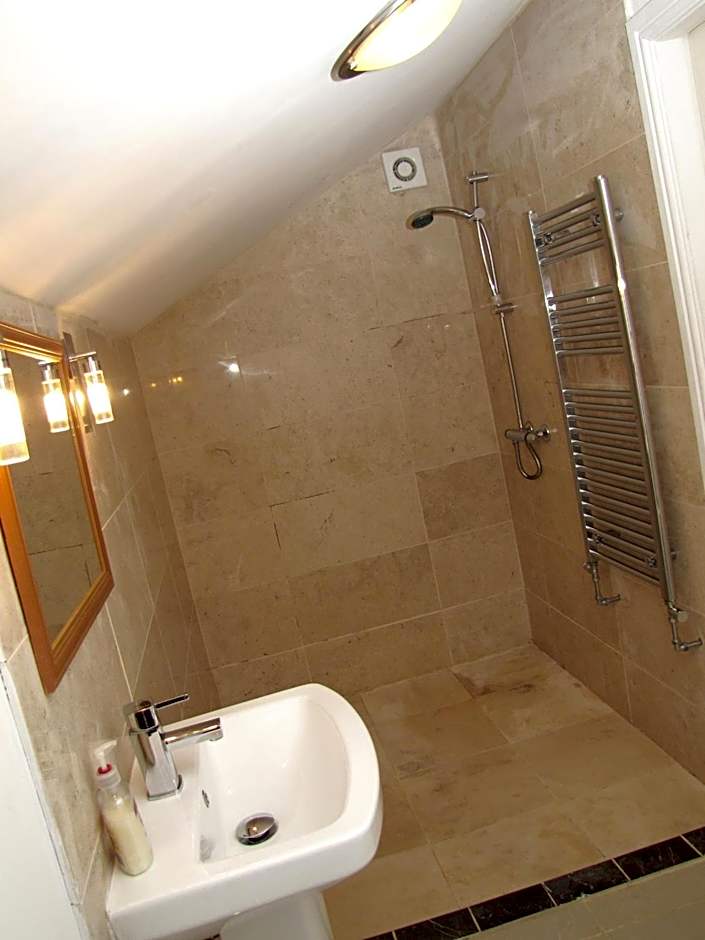 Churchills Inn & Rooms