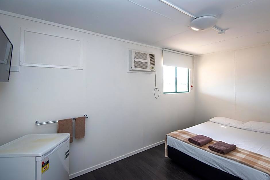 Photo 1 of 6 of 1 Queen Bed