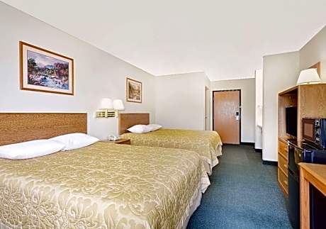 Queen Room with Two Queen Beds - Non-Smoking