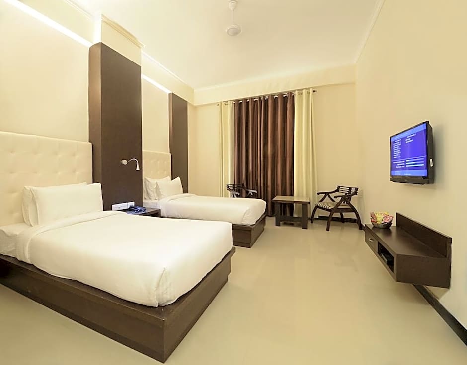 Hotel Crimson Palace