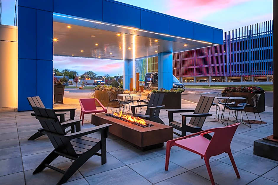 Hampton Inn & Suites Rochester Downtown