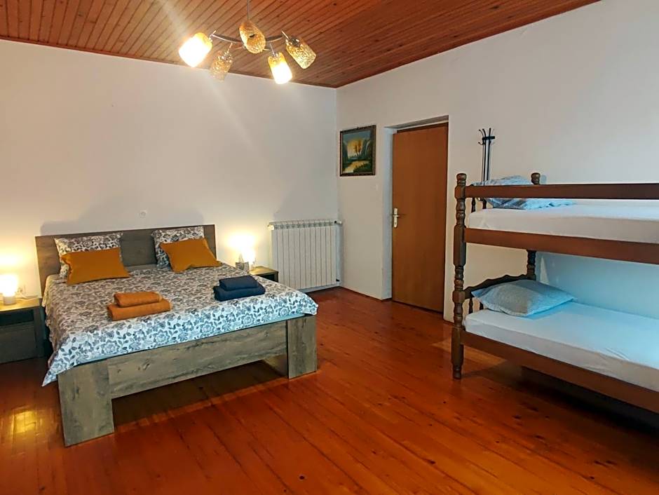 Family Hostel Pivka