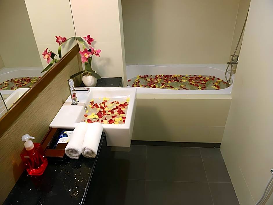 Green Paradise Hotel