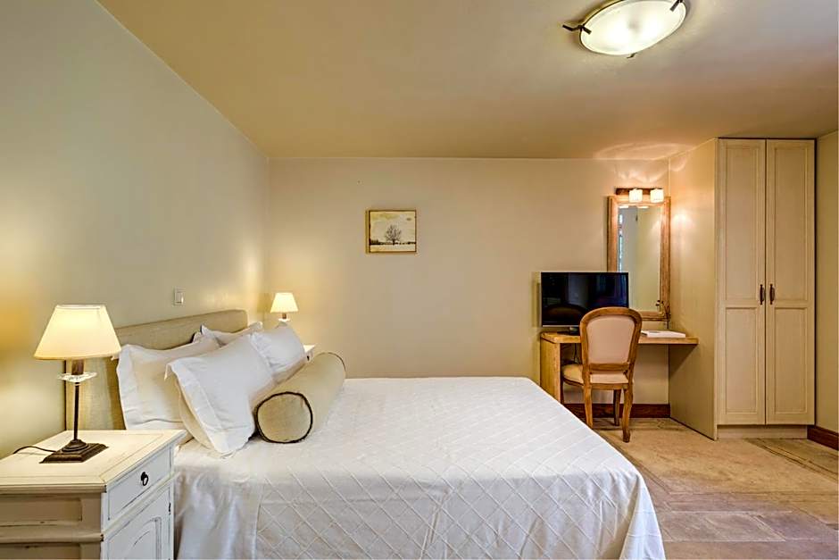 Mare Monte Luxury Suites