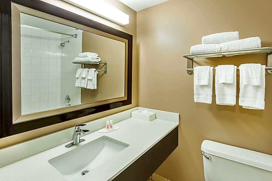 Super 8 by Wyndham Calgary/Airport