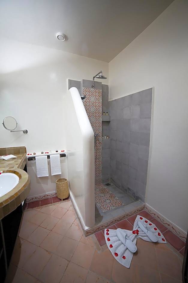 Borjs Hotel Suites & SPA