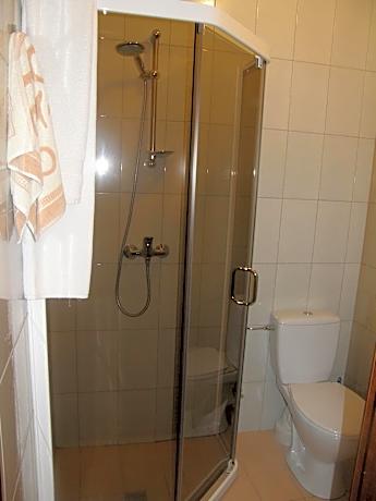 Quadruple Room with Private Bathroom