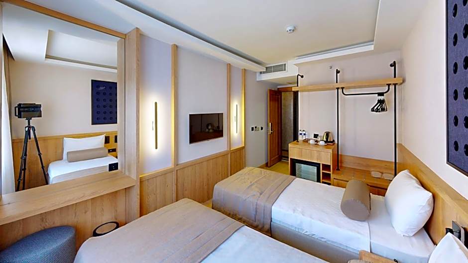 Istanbul River Hotel