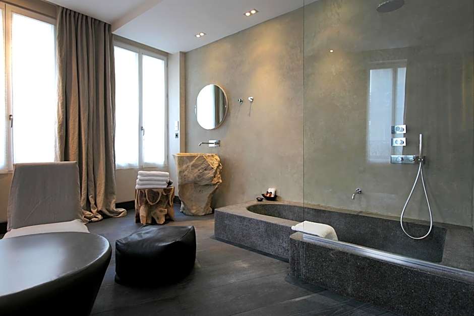 Hidden Hotel By Elegancia