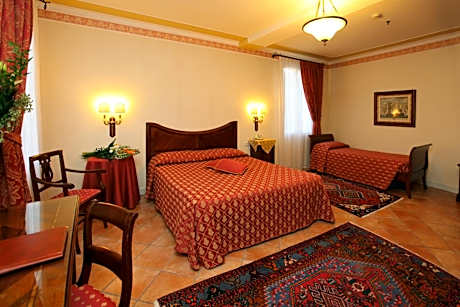 Deluxe Quadruple Room