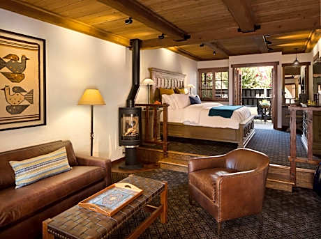 Deluxe King Room
