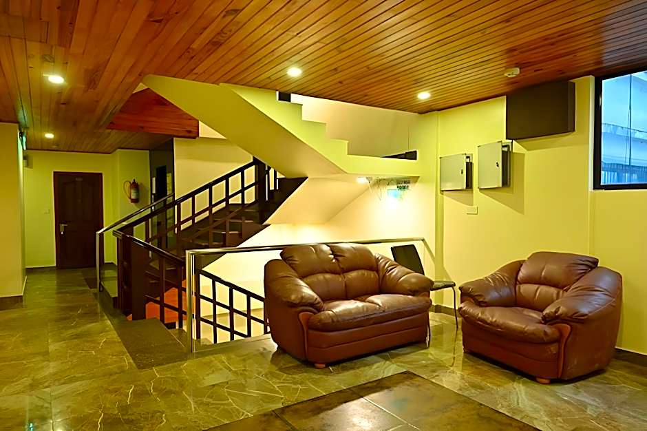 Hotel MMR Manor MG Marg