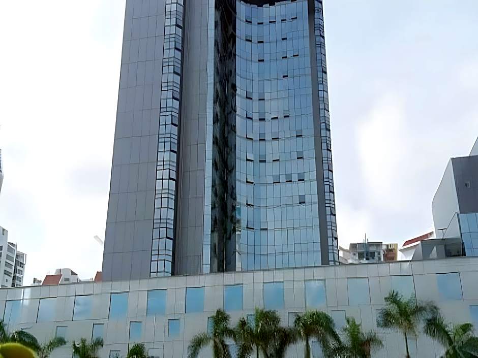 7 Days Premium Zhuhai Gongbei Light Railway Branch