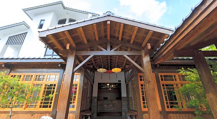 Huaman hot spring villa