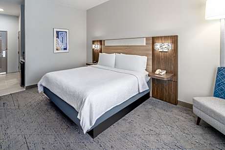 Holiday Inn Express & Suites Denver North - Thornton By IHG