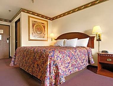 Super 8 by Wyndham Owensboro