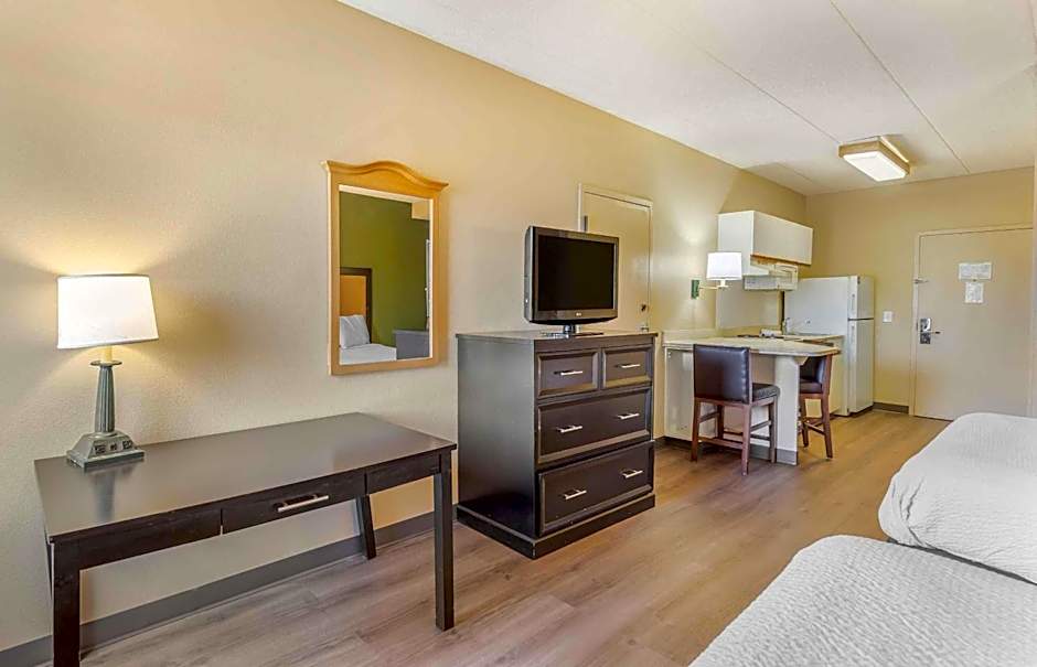 Extended Stay America Select Suites - Chicago - Lombard - Oakbrook