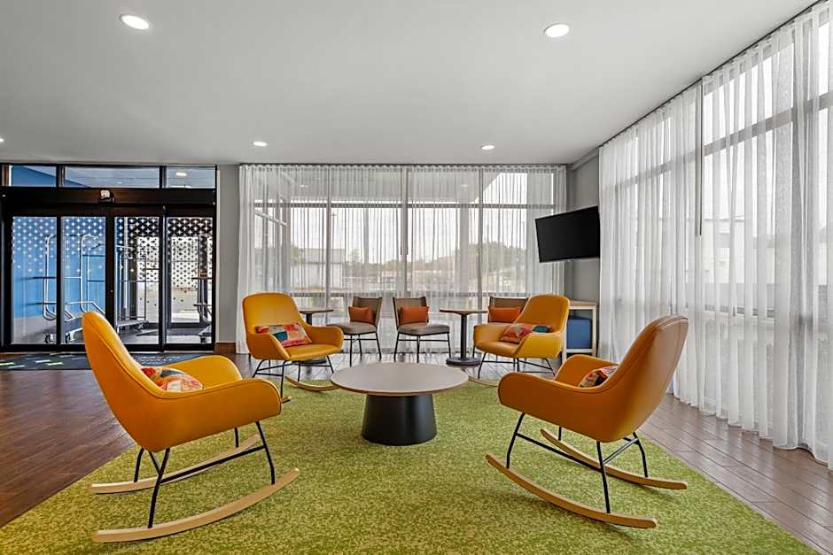 Spark by Hilton Pelham Birmingham I 65