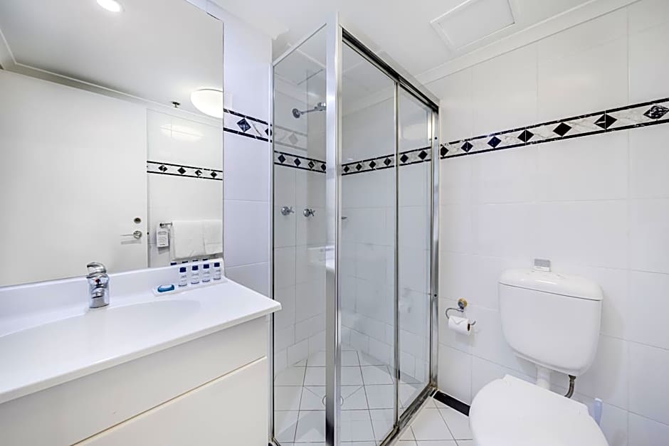 Oaks Sydney Castlereagh Suites