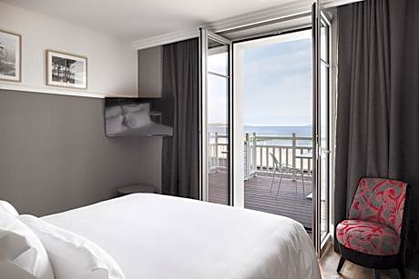 Superior Double Room with Sea View and Terrace