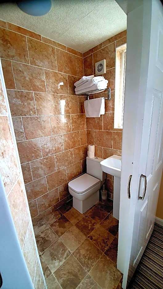 Rivelyn Hotel Bar & Restaurant