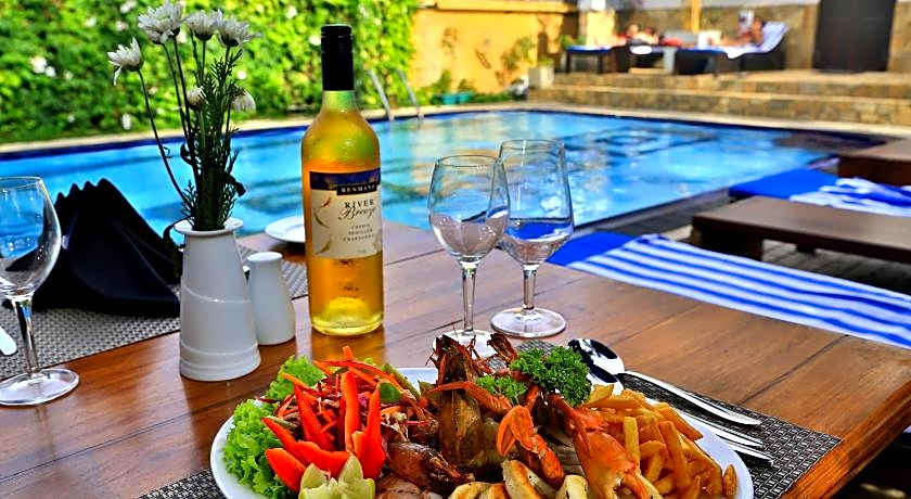 St.Lachlan Hotel & Suites