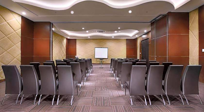 Aston Lampung City Hotel