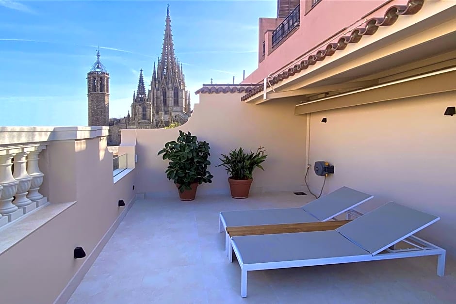 Lamaro Hotel