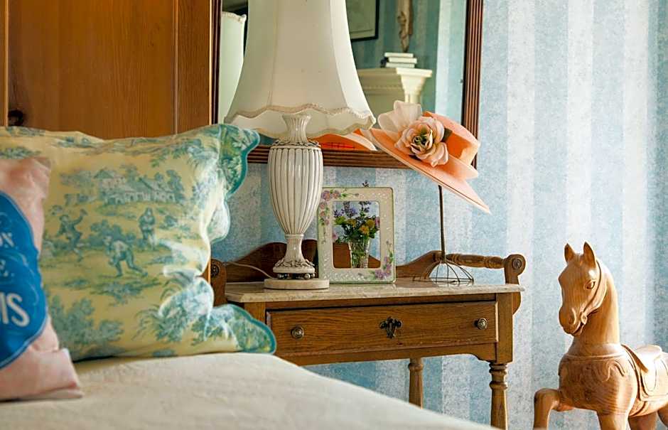 L'Auberge Provencale Inn & Restaurant