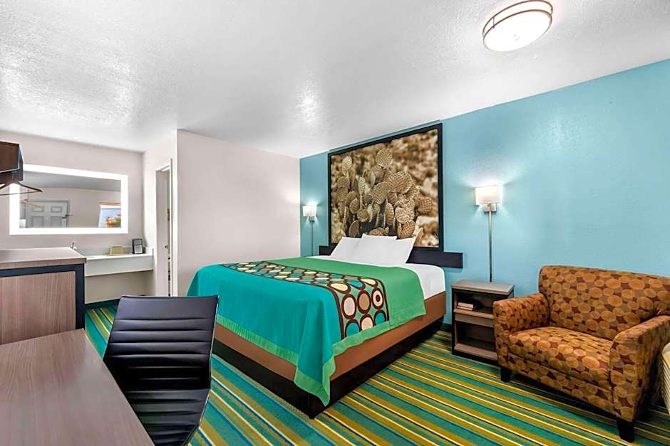 Super 8 by Wyndham Pleasanton