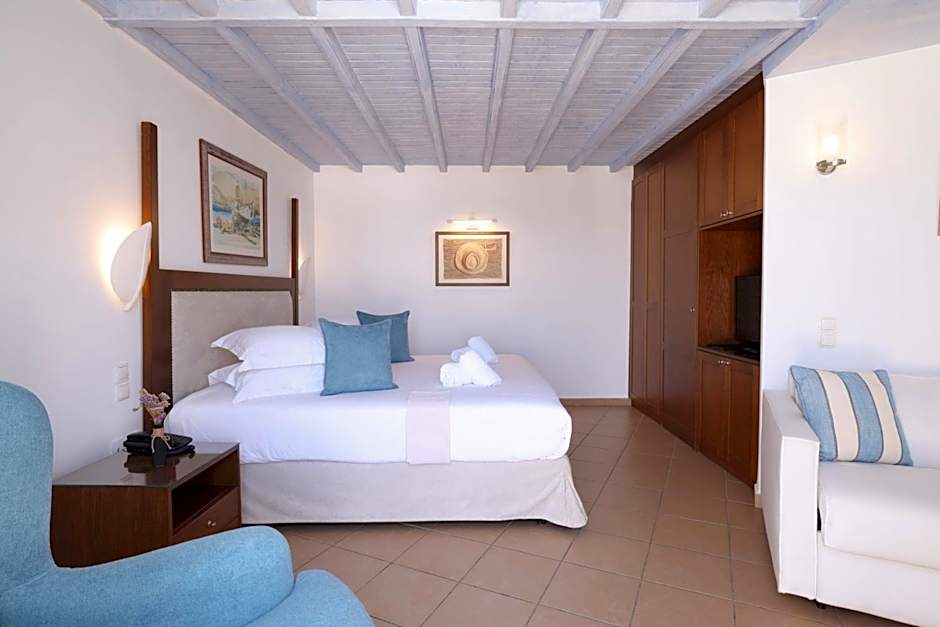 Poseidon Hotel Suites
