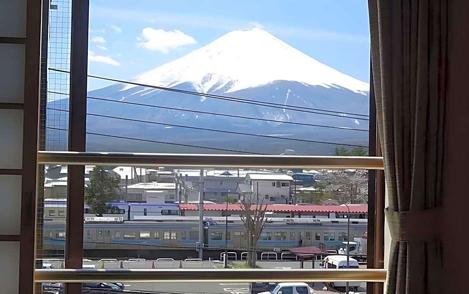 Kawaguchiko Station Inn