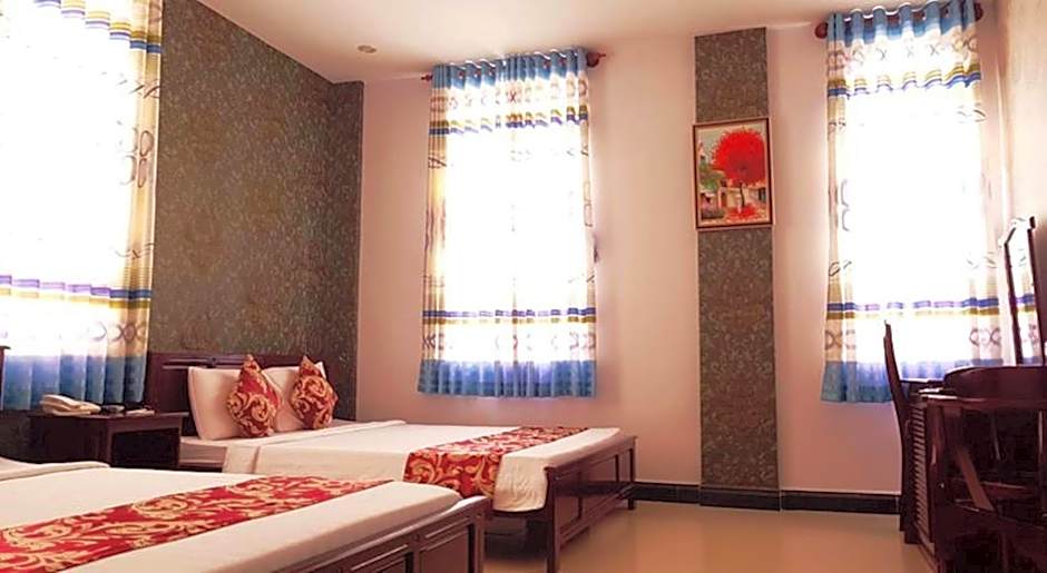 Thi Long Phung Hotel