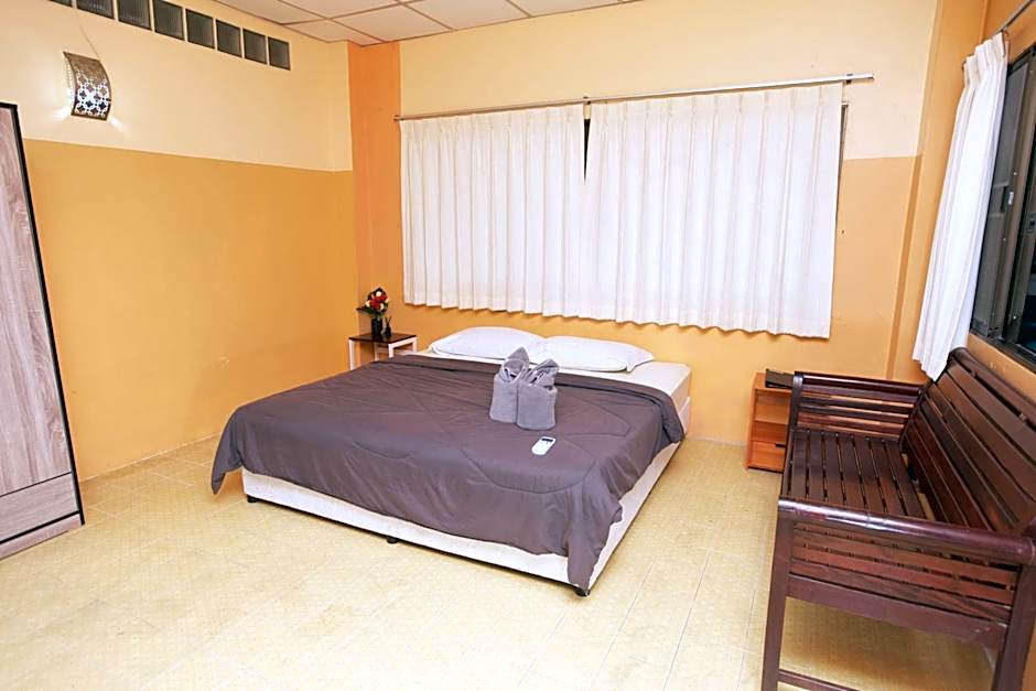 Holiday Phangan - Hostel & Bar