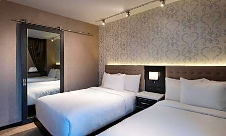 Deluxe Double Guest Room