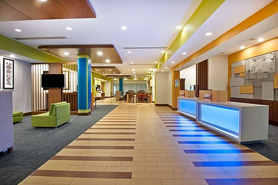 Holiday Inn Express & Suites Uniontown By IHG
