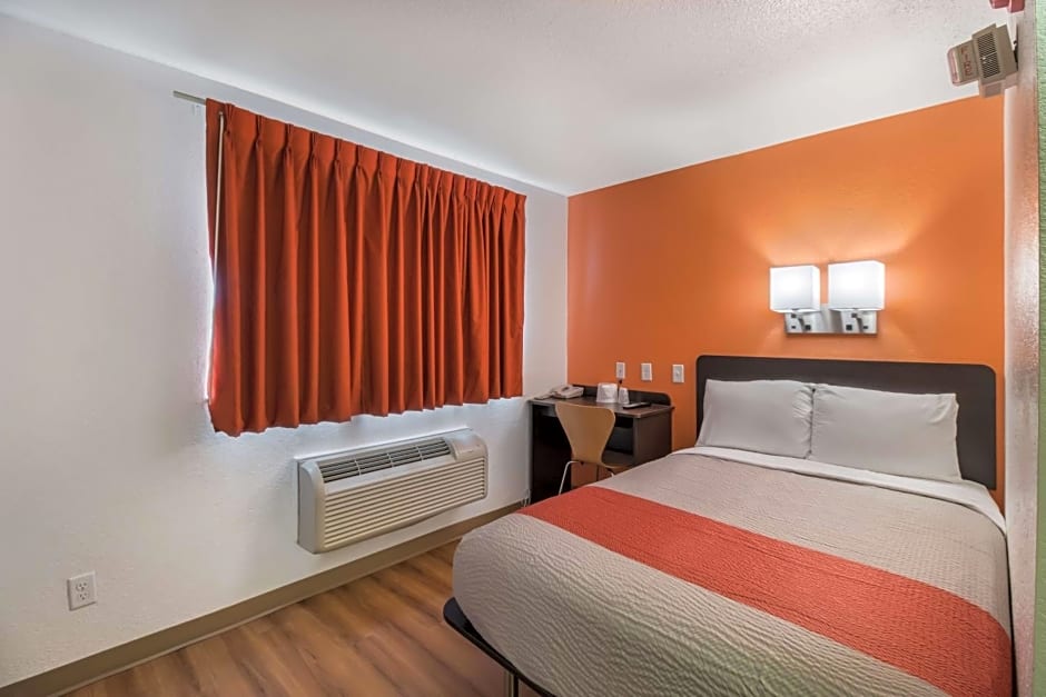 Motel 6-Fargo, ND - West Acres - North Fargo