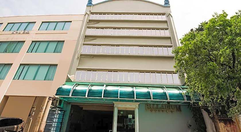 Palladium Suites Hotel