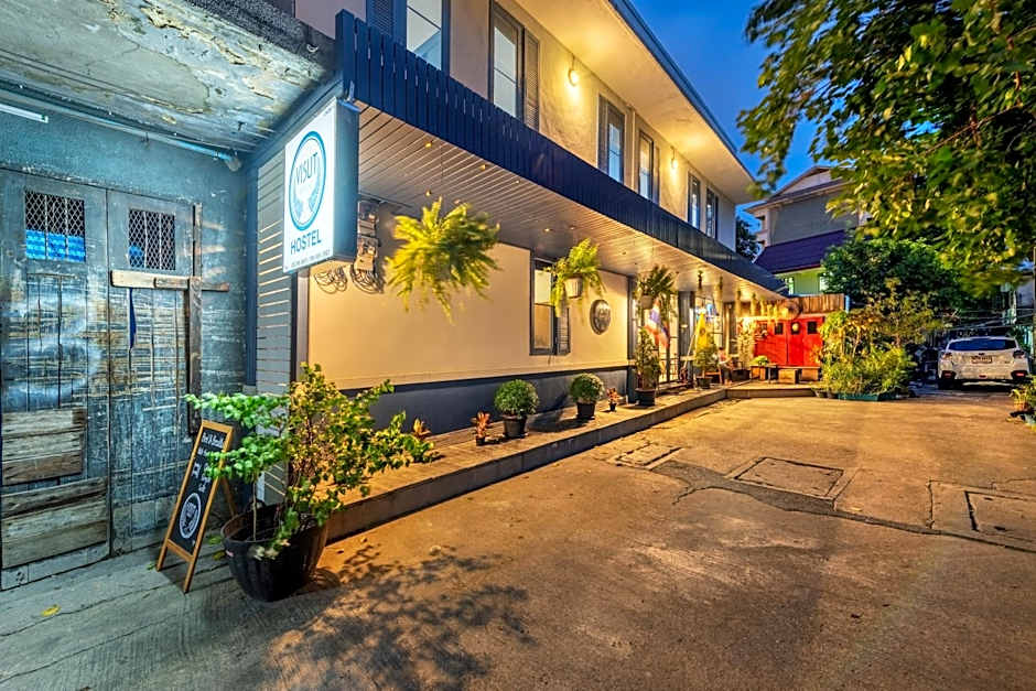 Visut House Hostel
