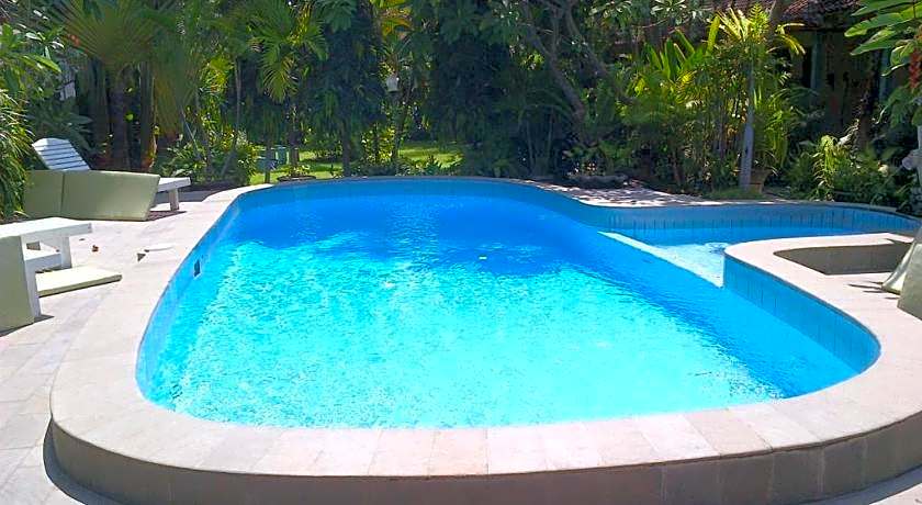 Adus Beach Inn