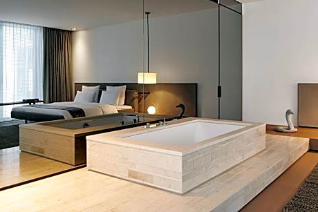 Roomers Baden-Baden, Autograph Collection