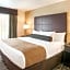 Cobblestone Hotel & Suites - Neenah