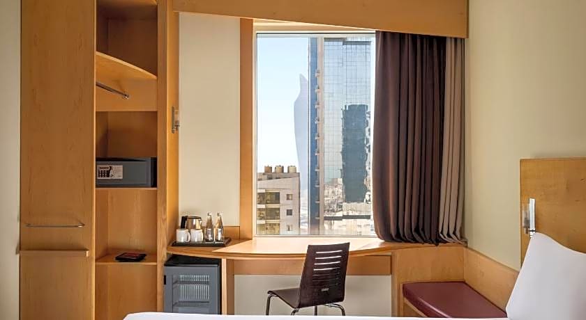 Ibis Sharq Hotel