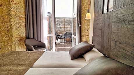 DOUBLE or TWIN INTERIOR PATIO