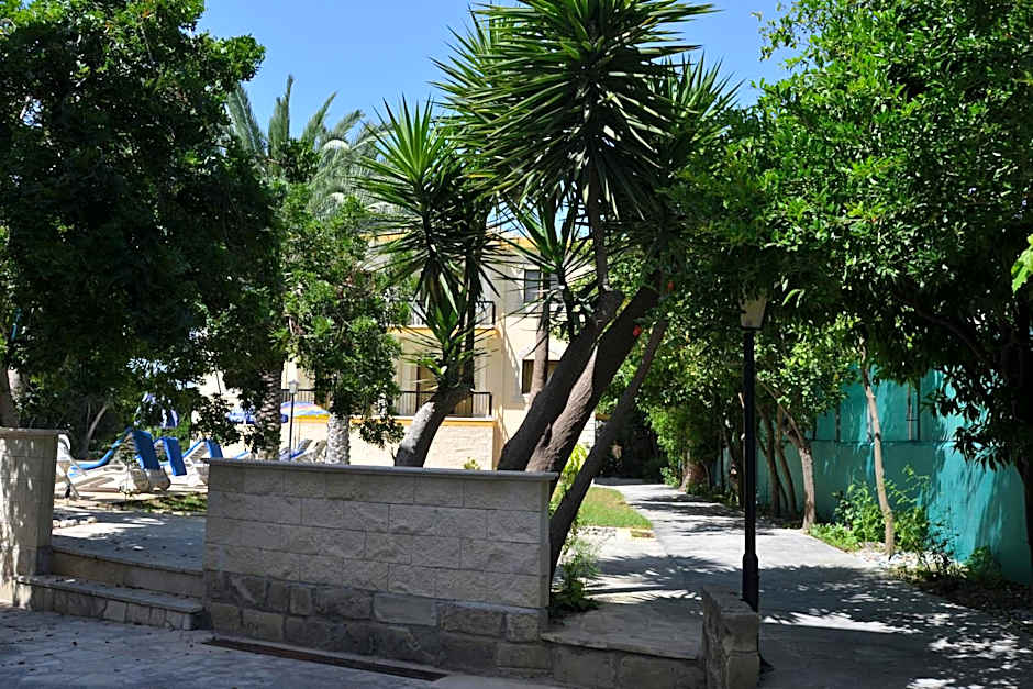 Odysseas & Eleni Hotel Apartments