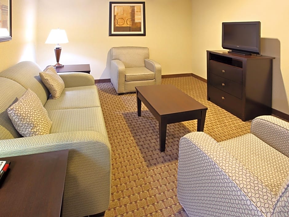 Holiday Inn and Suites Rogers at Pinnacle Hills, an IHG Hotel