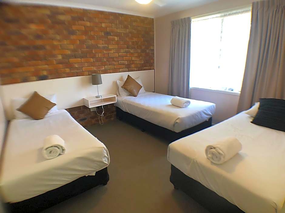 Jacaranda Place Motor Inn