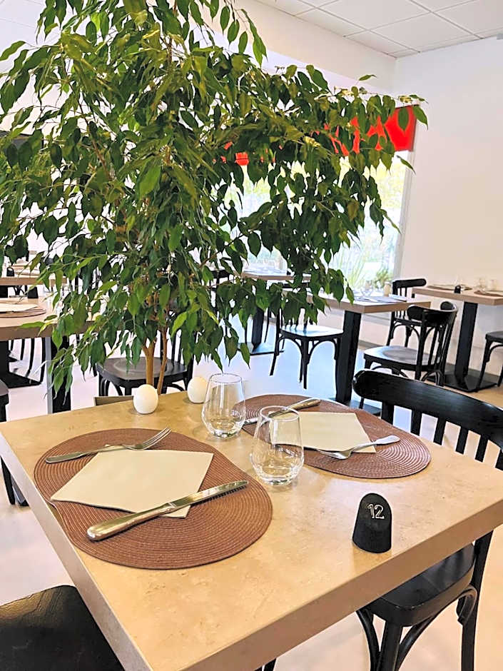 Logis Hotel Noemys Brive - Restaurant Le Teinchurier
